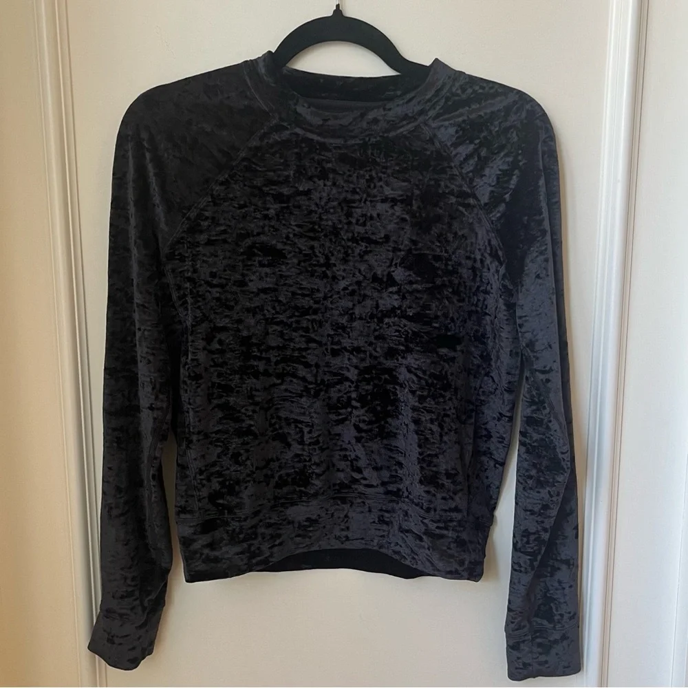 Lululemon Limited Edition Warm Down Crew In Black Crushed Velvet Size 2